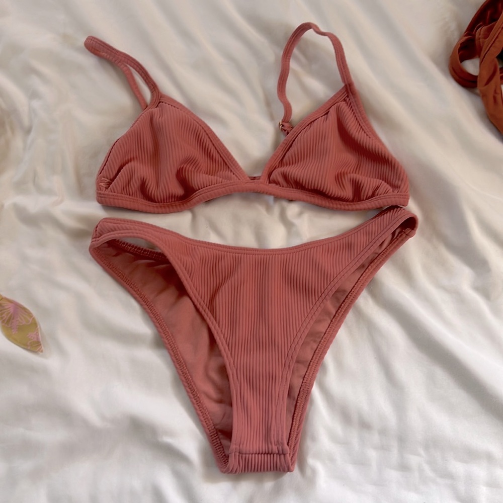 Billabong women’s bikini set